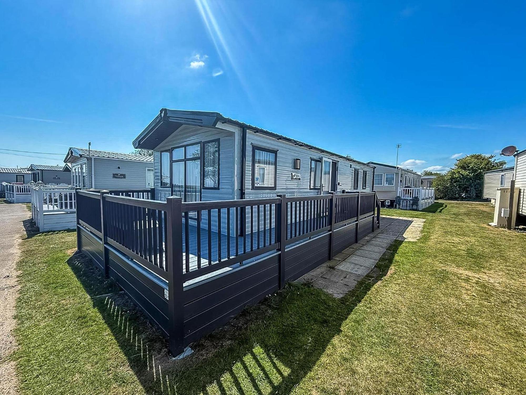 Beautiful 6 Berth Caravan, Nearby Beach In Suffolk Ref 68016Bs Lowestoft Exterior foto